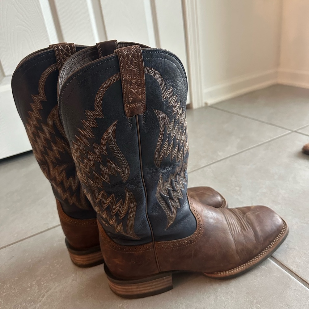 ARIAT MEN'S TYCOON WESTERN PERFORMANCE BOOTS - BROAD SQUARE TOE - Picture 4 of 9